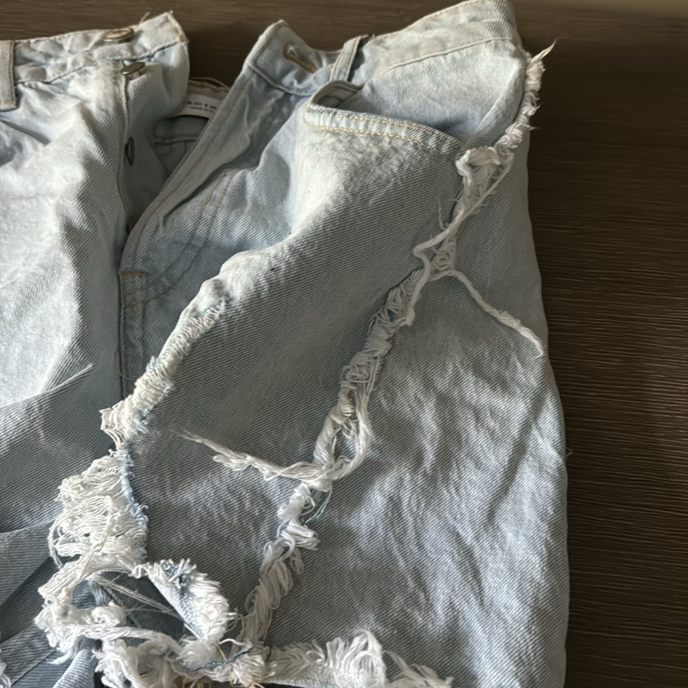 Never worn zara shorts - Picture 3 of 3